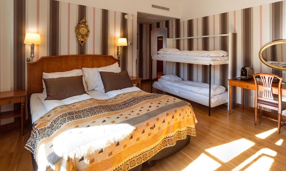 Clarion 4*