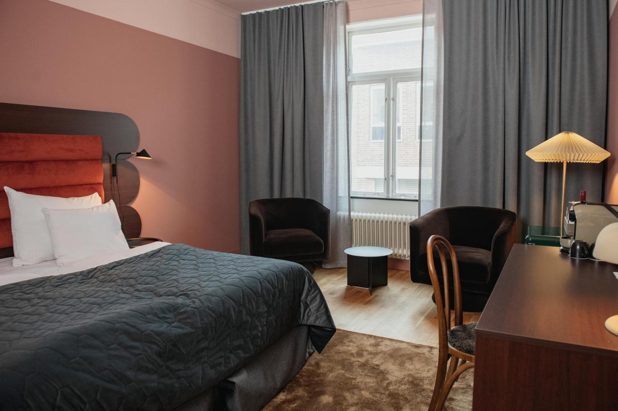 Clarion 4*